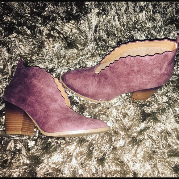Qupid Shoes - Last pair! Rose distressed booties